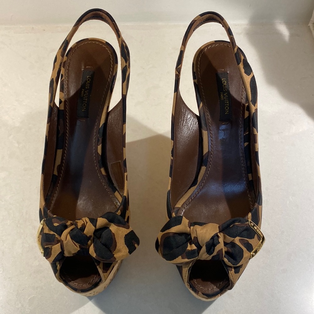 Louis Vuitton tri-color leopard print